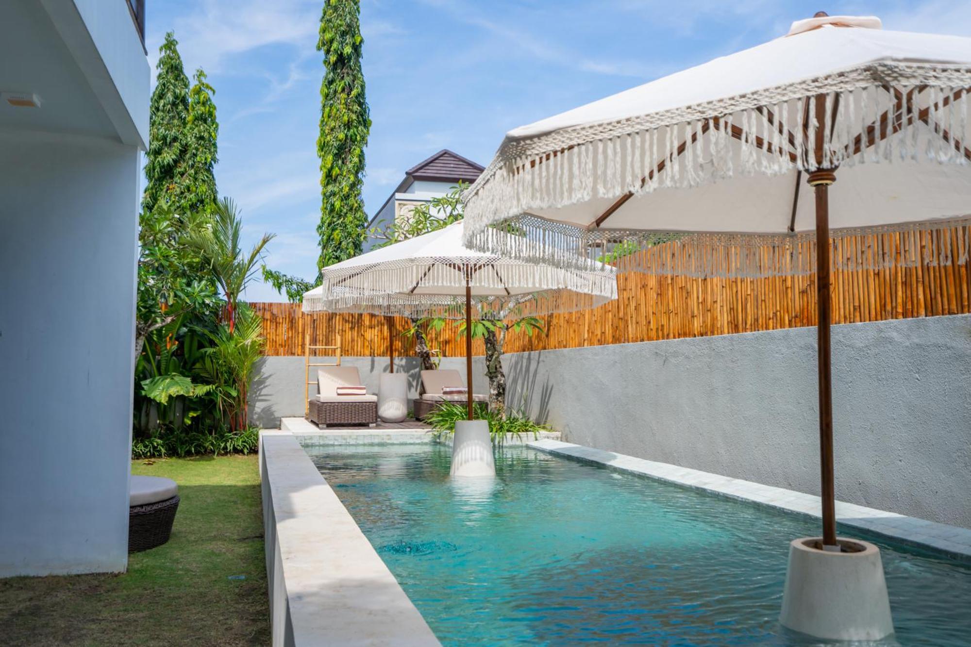 Skyfall Luxury Beach Villa 누사두아 외부 사진