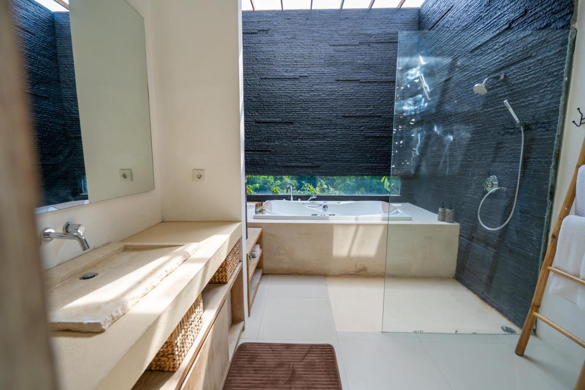 Skyfall Luxury Beach Villa 누사두아 외부 사진